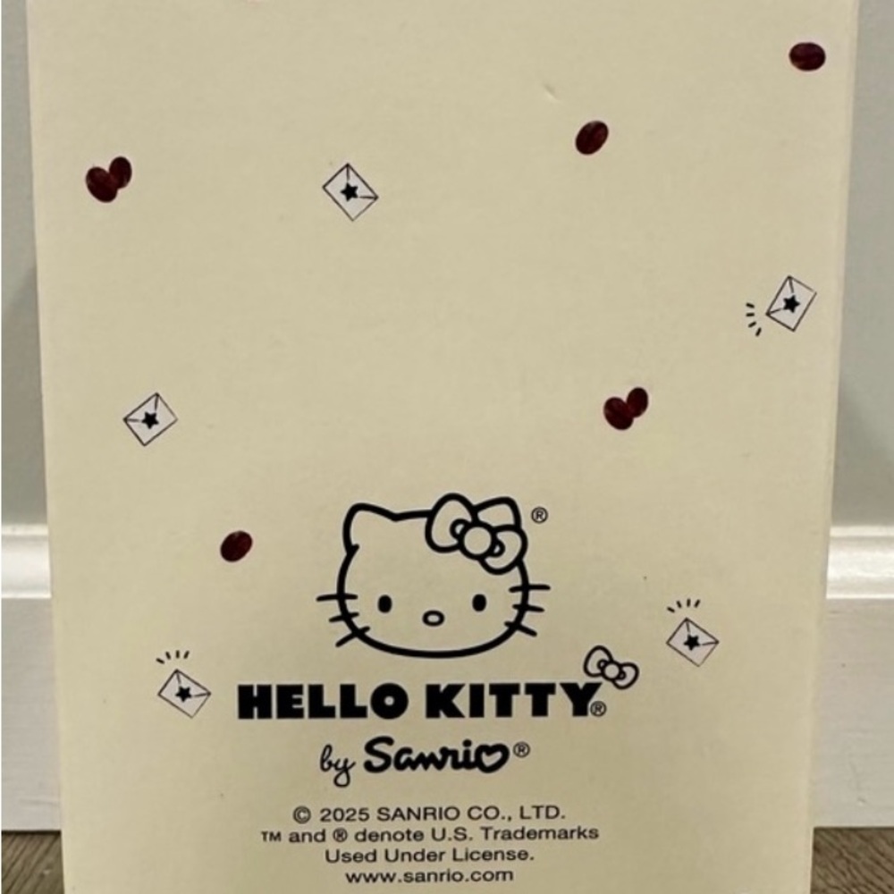 Starbucks x Hello Kitty
Plush with Red Bow and Green Apron - Picture 2 of 4